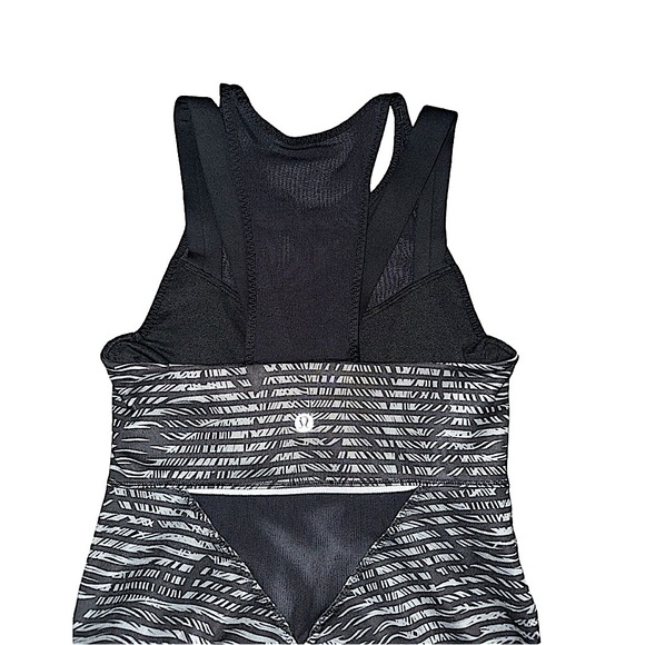 Lululemon Running In The City Tank - Picture 10 of 13